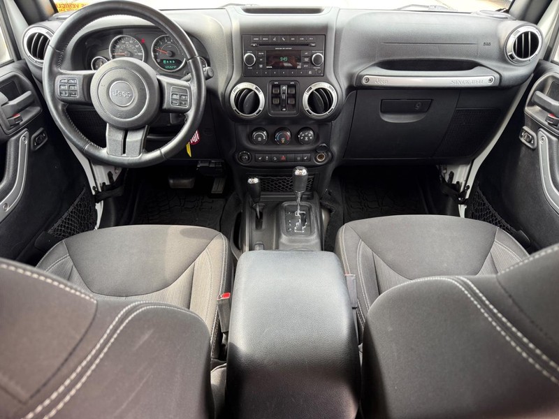 Jeep Wrangler Unlimited Vehicle Image 13