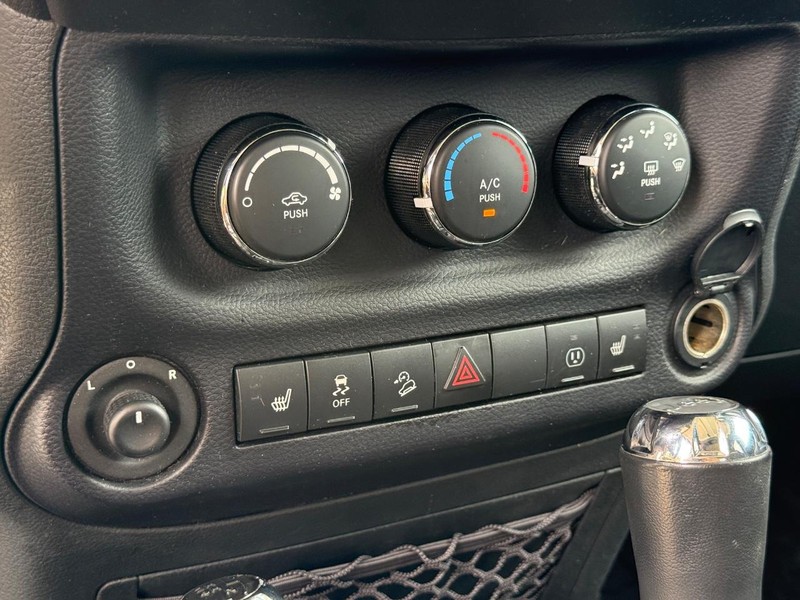 Jeep Wrangler Unlimited Vehicle Image 19