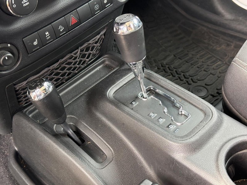 Jeep Wrangler Unlimited Vehicle Image 20