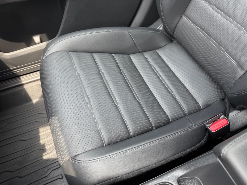 Honda CR-V Vehicle Image 20