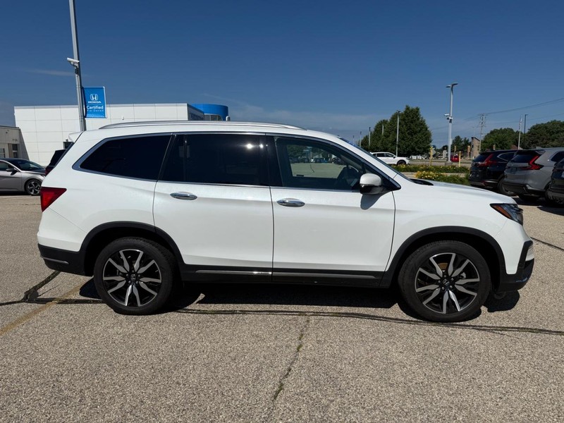 Honda Pilot Vehicle Full-screen Gallery Image 02