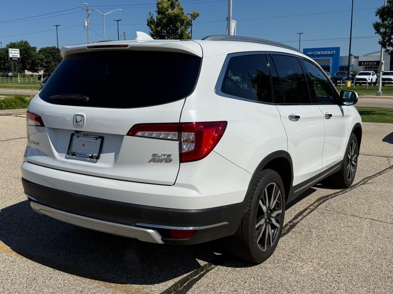 Honda Pilot Vehicle Full-screen Gallery Image 03