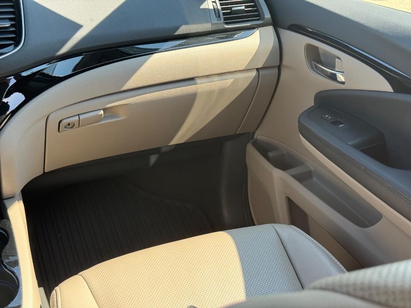 Honda Pilot Vehicle Full-screen Gallery Image 15