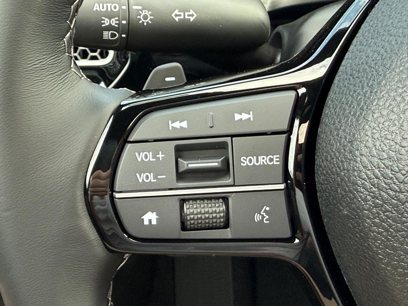 Honda Civic Hatchback Hybrid Vehicle Image 11