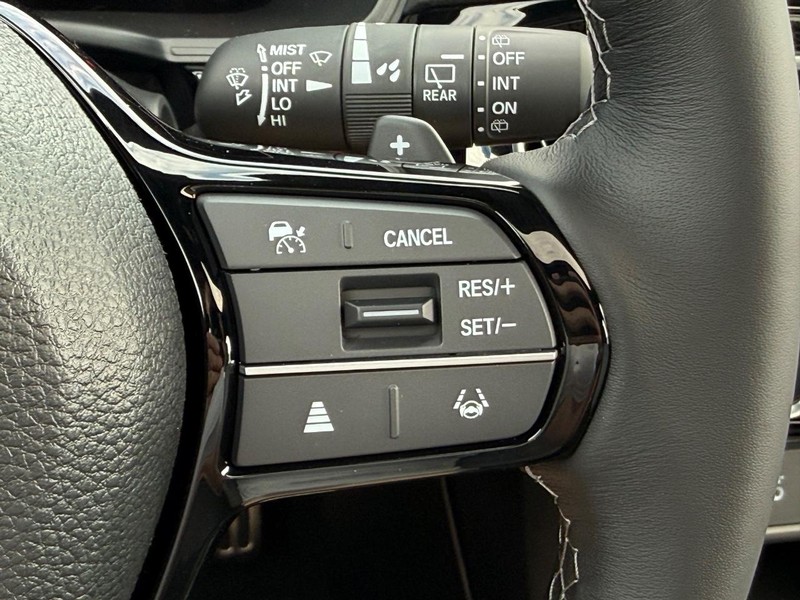 Honda Civic Hatchback Hybrid Vehicle Image 12