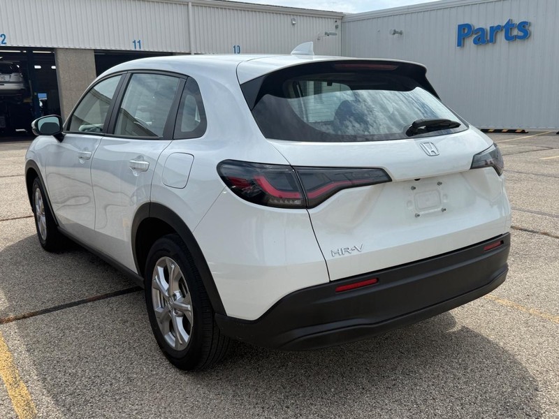 Honda HR-V Vehicle Full-screen Gallery Image 05