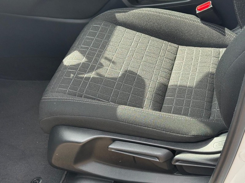 Honda HR-V Vehicle Full-screen Gallery Image 18