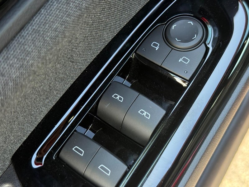 Honda Prologue Vehicle Image 15