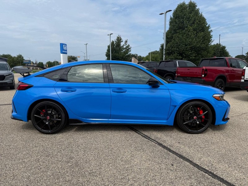 Honda Civic Type R Vehicle Image 2