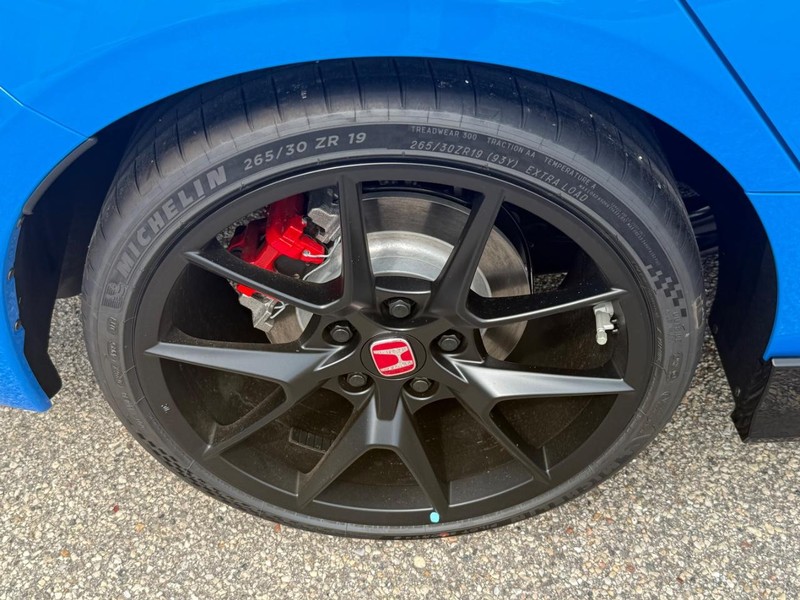 Honda Civic Type R Vehicle Image 4