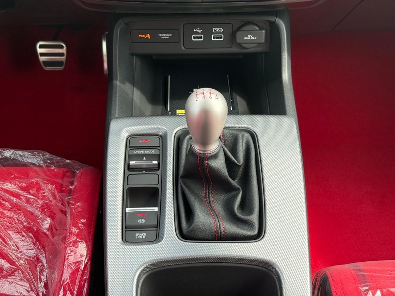 Honda Civic Type R Vehicle Image 8