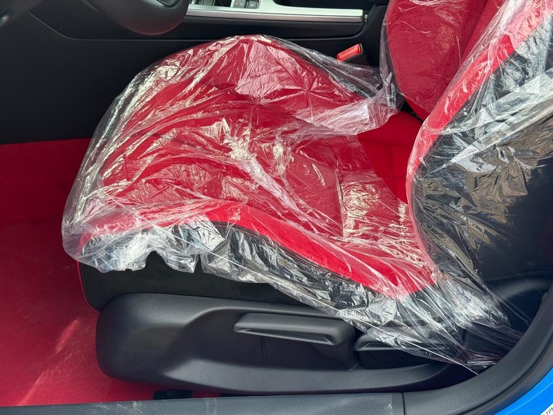 Honda Civic Type R Vehicle Image 16