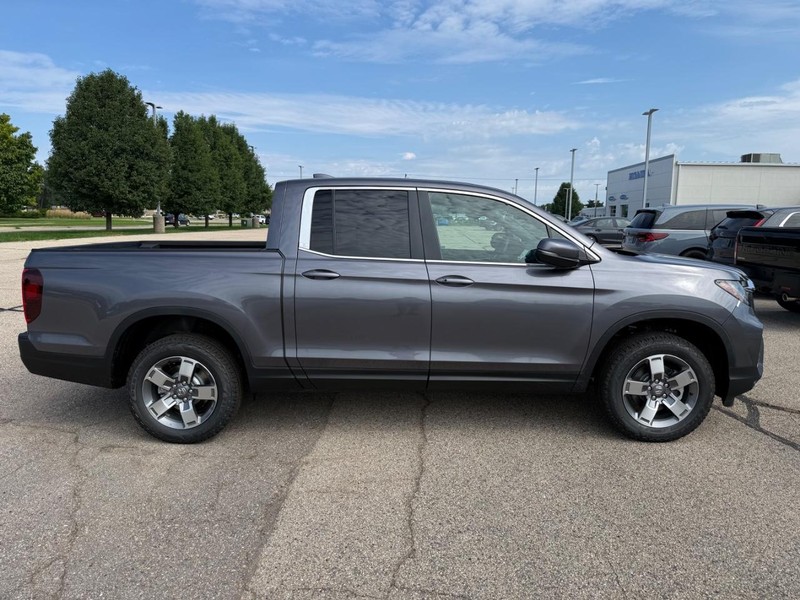 Honda Ridgeline Vehicle Image 2