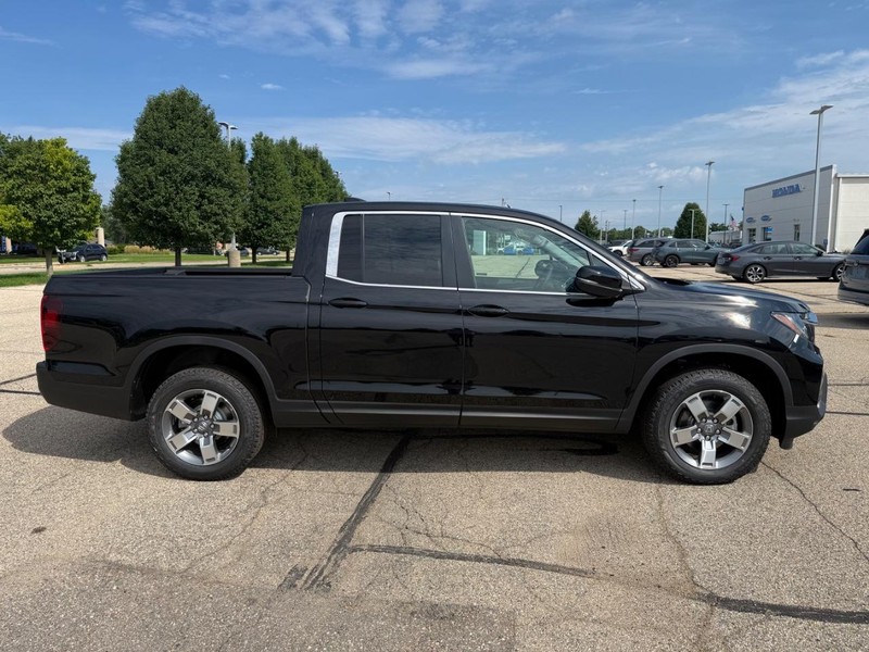 Honda Ridgeline Vehicle Image 2