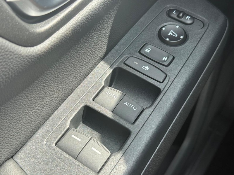 Honda CR-V Vehicle Image 14