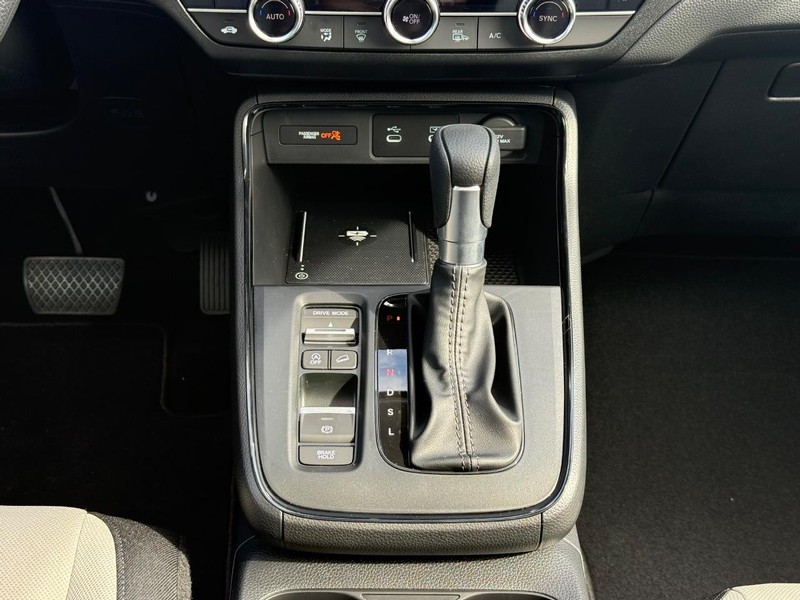 Honda CR-V Vehicle Image 8
