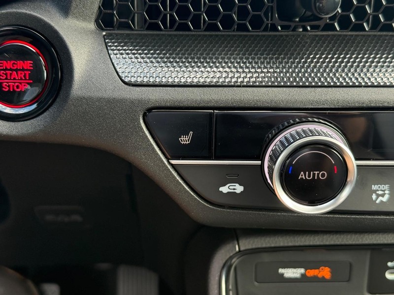 Honda CR-V Vehicle Image 14