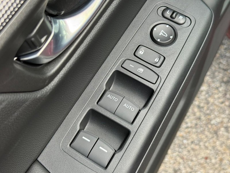 Honda CR-V Vehicle Image 15