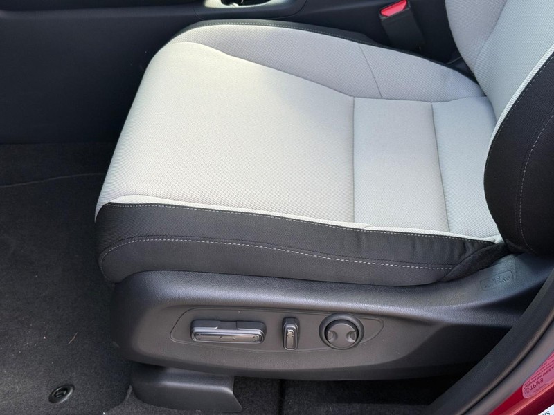 Honda CR-V Vehicle Image 16