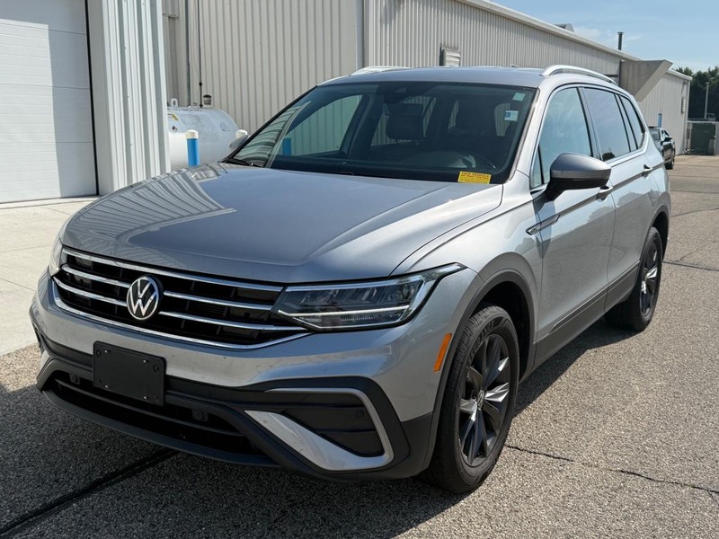 Volkswagen Tiguan Vehicle Image 8
