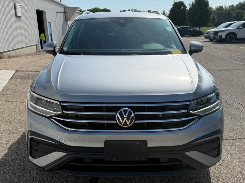 Volkswagen Tiguan Vehicle Image 9