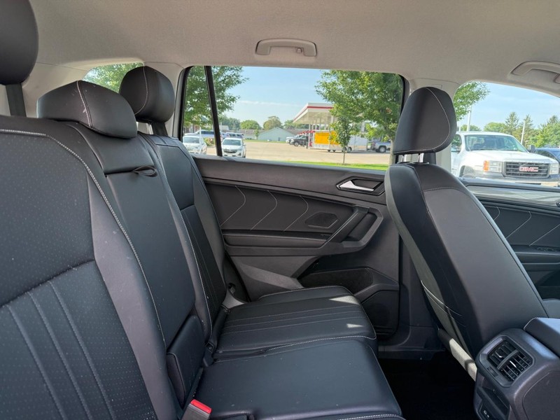 Volkswagen Tiguan Vehicle Image 10