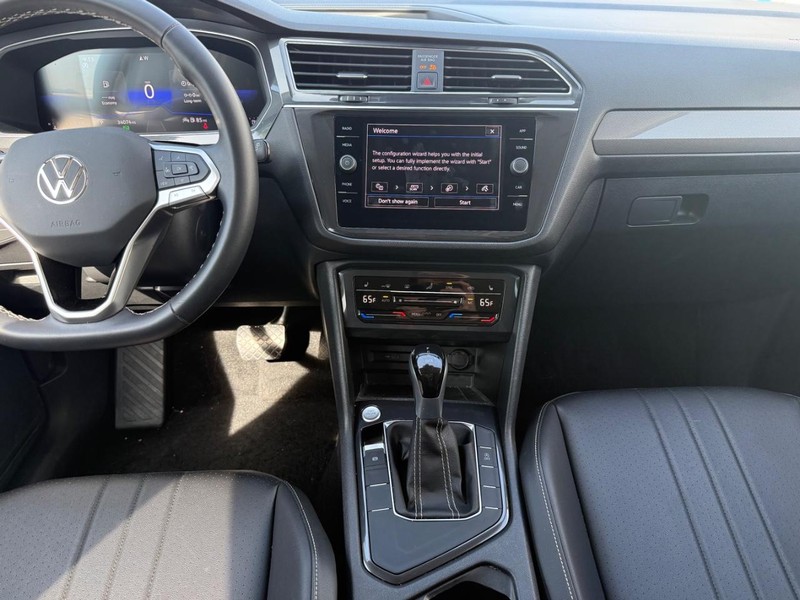 Volkswagen Tiguan Vehicle Image 11