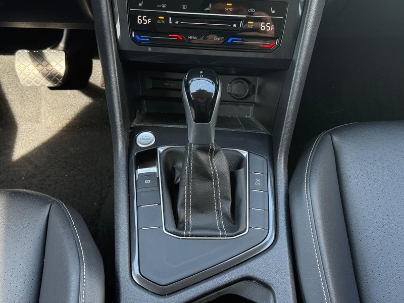 Volkswagen Tiguan Vehicle Image 13