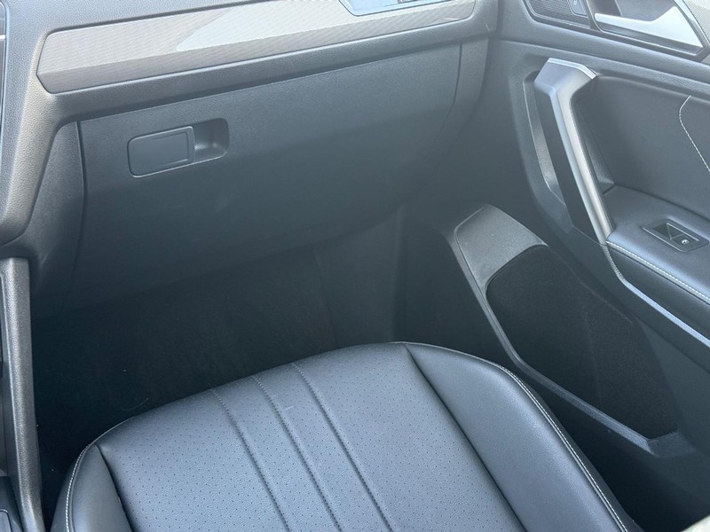 Volkswagen Tiguan Vehicle Image 15