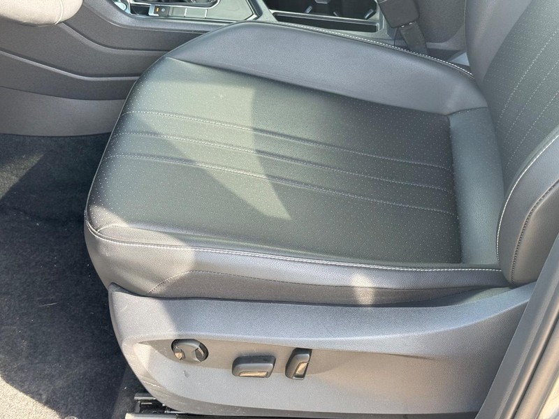 Volkswagen Tiguan Vehicle Image 22