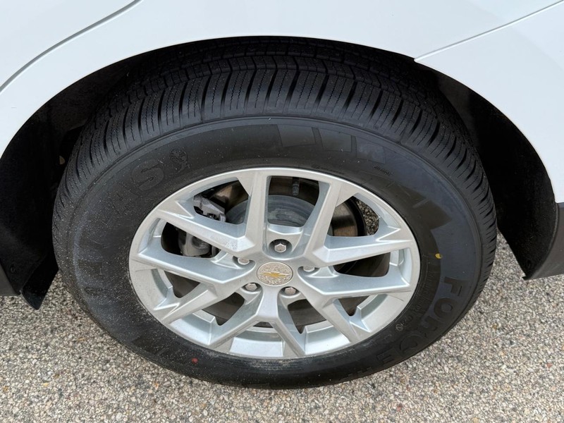 Chevrolet Equinox Vehicle Image 7