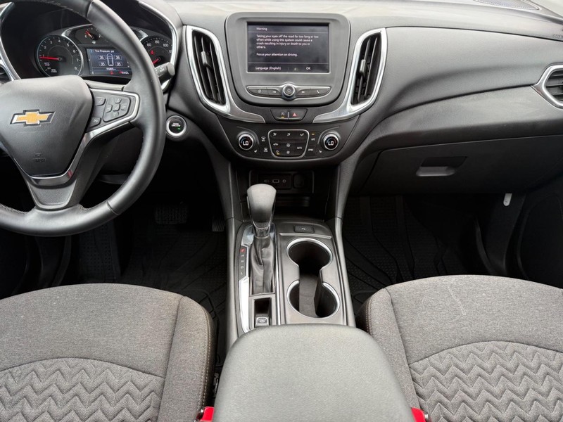 Chevrolet Equinox Vehicle Image 11
