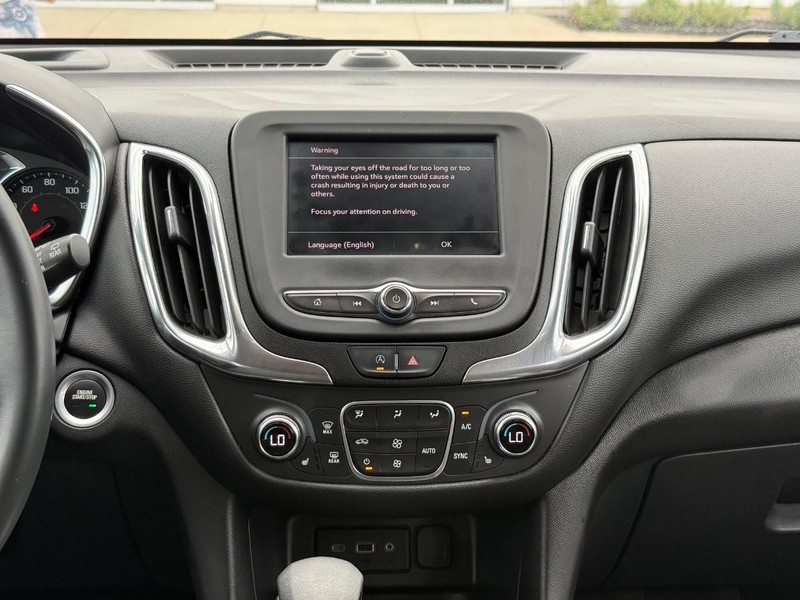 Chevrolet Equinox Vehicle Image 12