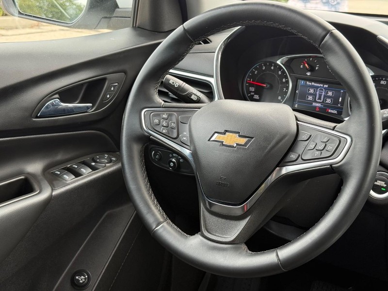 Chevrolet Equinox Vehicle Image 14