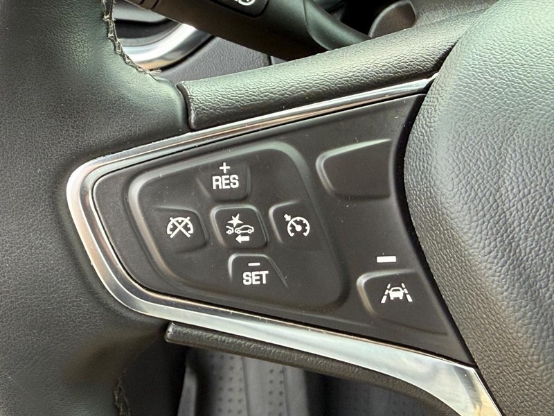 Chevrolet Equinox Vehicle Image 16