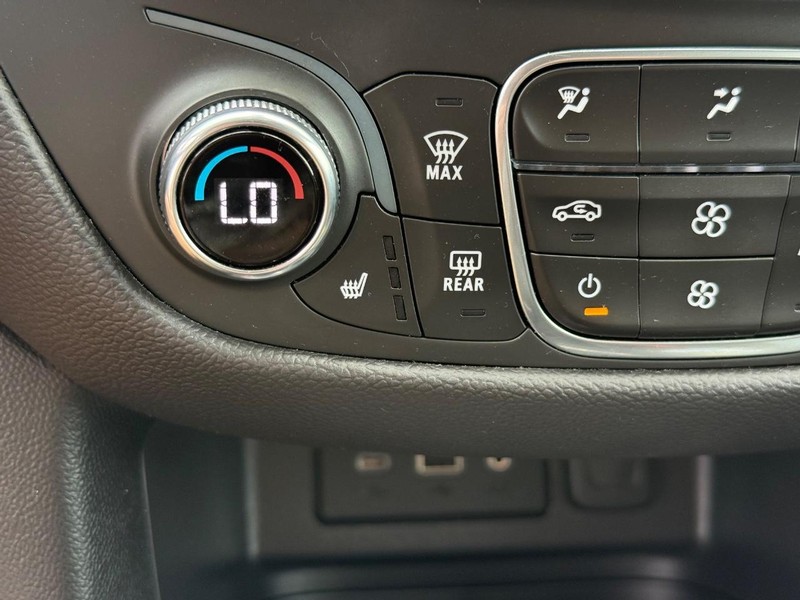 Chevrolet Equinox Vehicle Image 20
