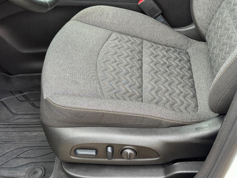 Chevrolet Equinox Vehicle Image 22