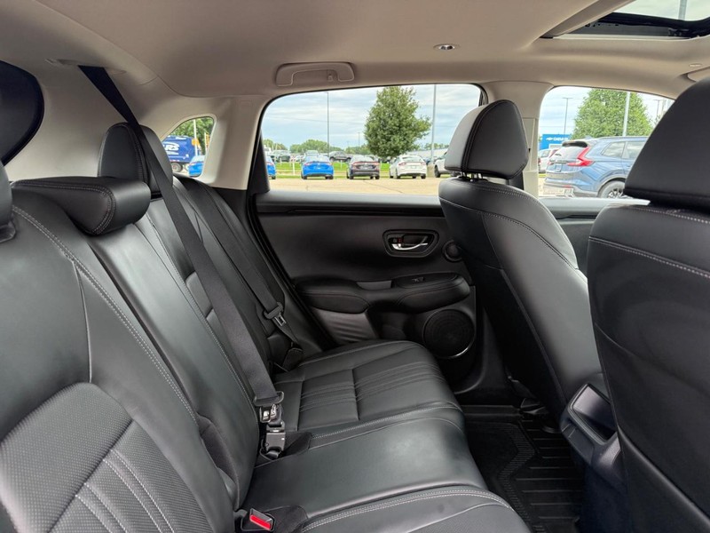 Honda HR-V Vehicle Full-screen Gallery Image 09