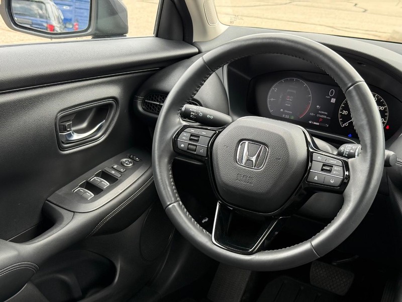 Honda HR-V Vehicle Full-screen Gallery Image 13