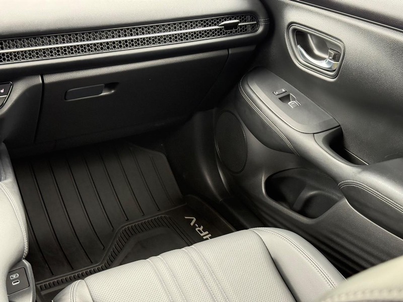 Honda HR-V Vehicle Full-screen Gallery Image 14