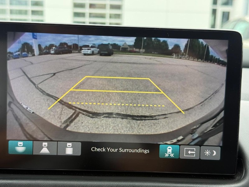 Honda HR-V Vehicle Full-screen Gallery Image 18