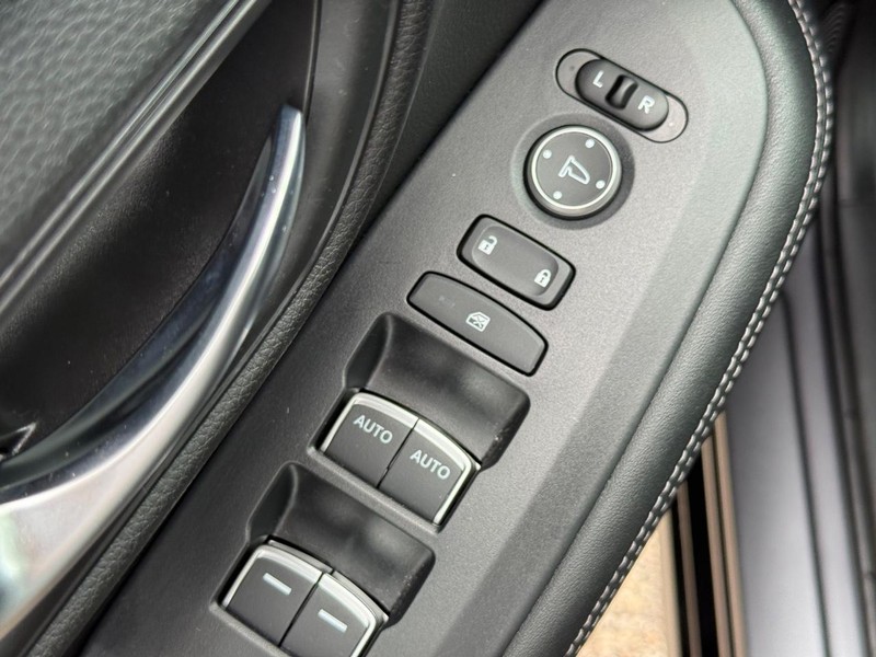Honda HR-V Vehicle Full-screen Gallery Image 20