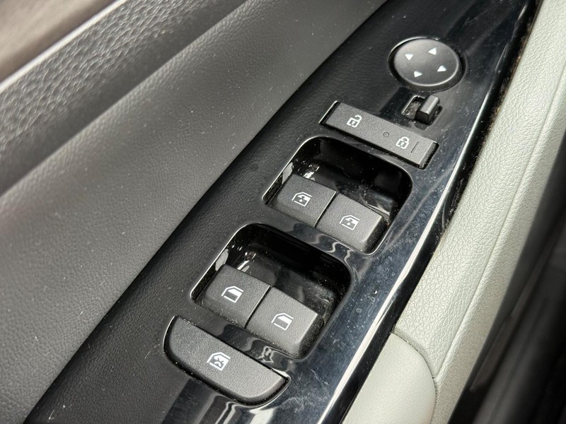 Kia Sportage Vehicle Image 21