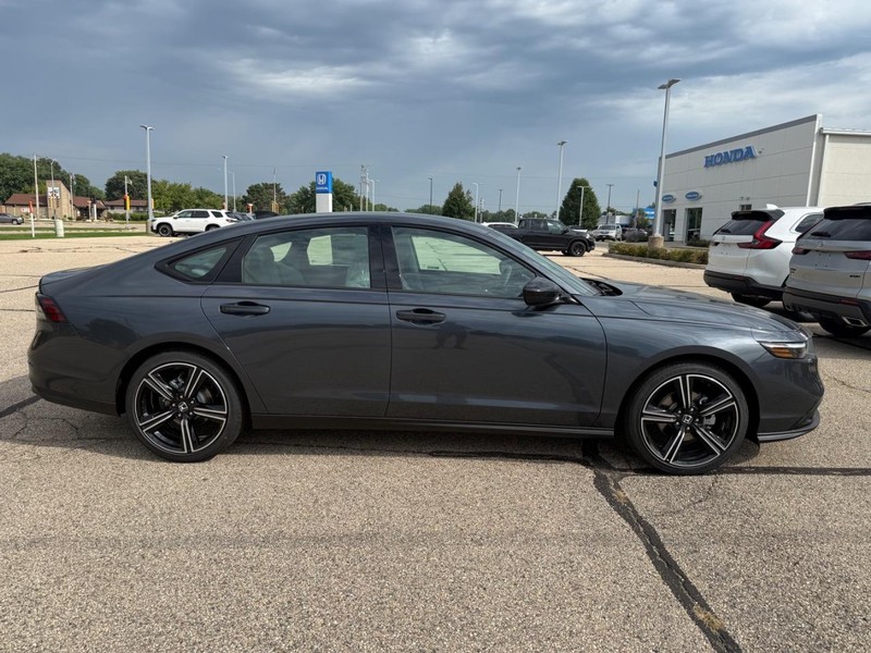 Honda Accord Sedan Vehicle Image 2