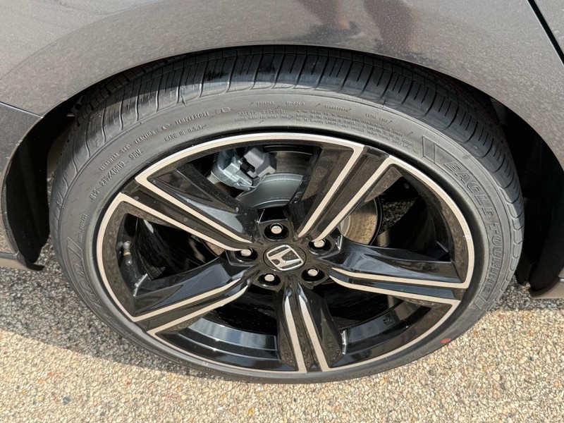 Honda Accord Sedan Vehicle Image 4