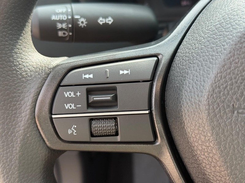 Honda Accord Sedan Vehicle Image 11