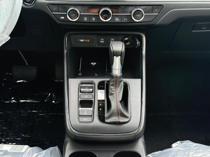 Honda CR-V Hybrid Vehicle Image 8