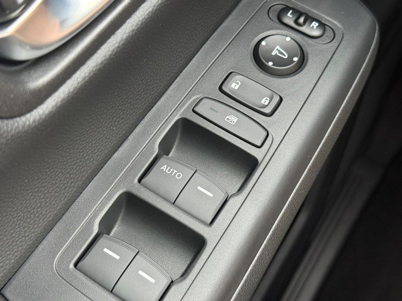 Honda CR-V Vehicle Image 14
