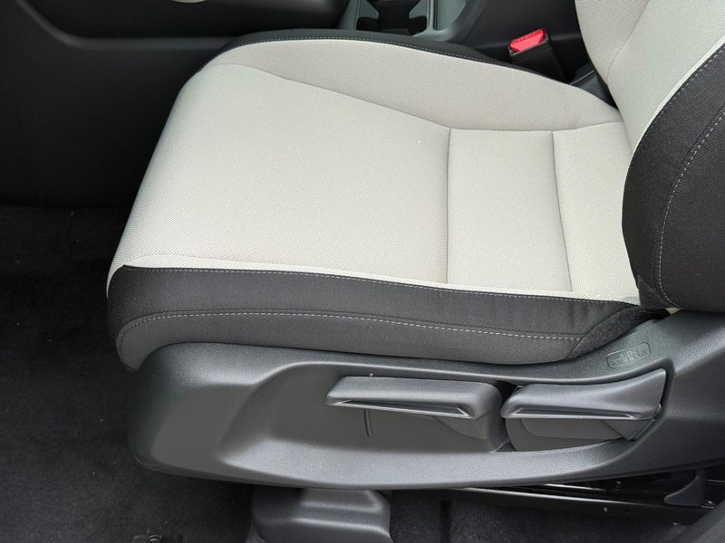 Honda CR-V Vehicle Image 15