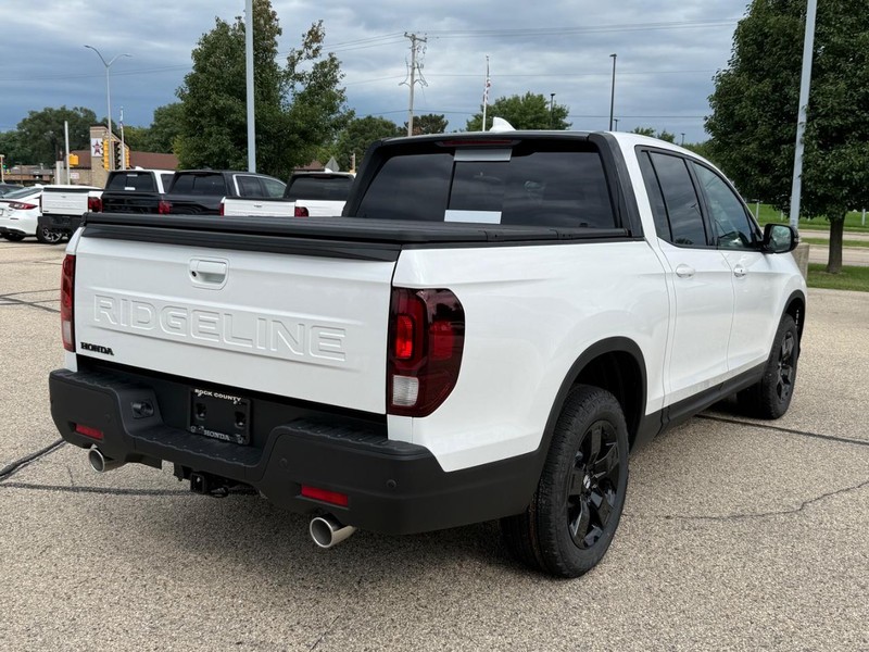 Honda Ridgeline Vehicle Image 3